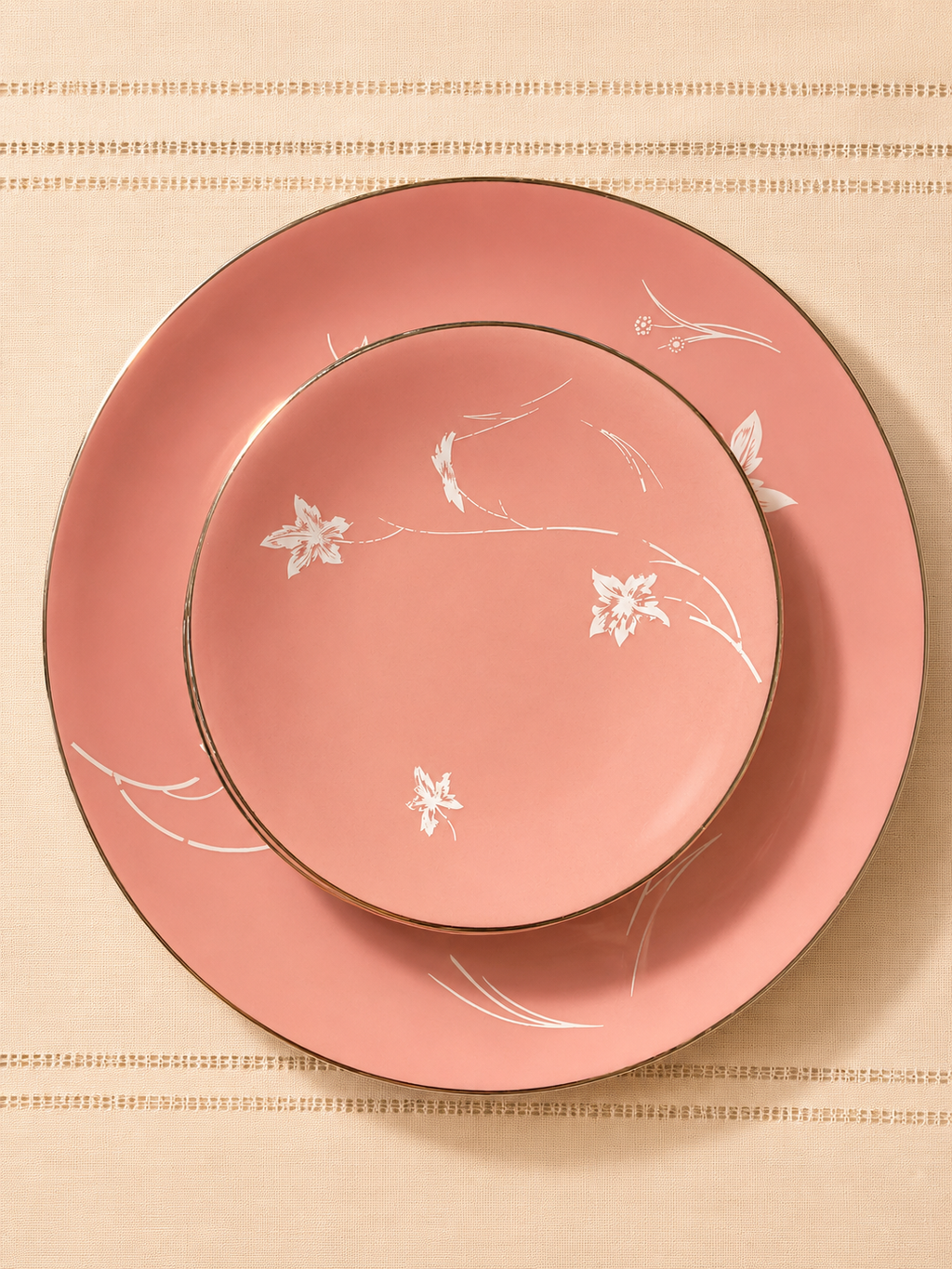 Flintridge Damask Pink Leaf 10.75-Inch Dinner Plate