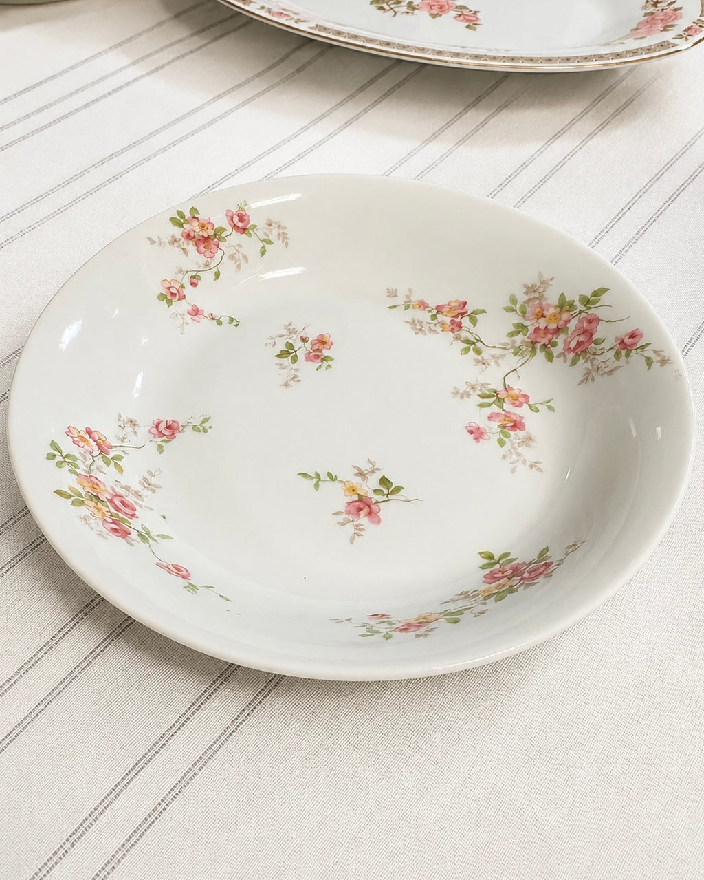 Bernardaud Limoges BER130 Floral Dessert Bowl, 5¼ Inch